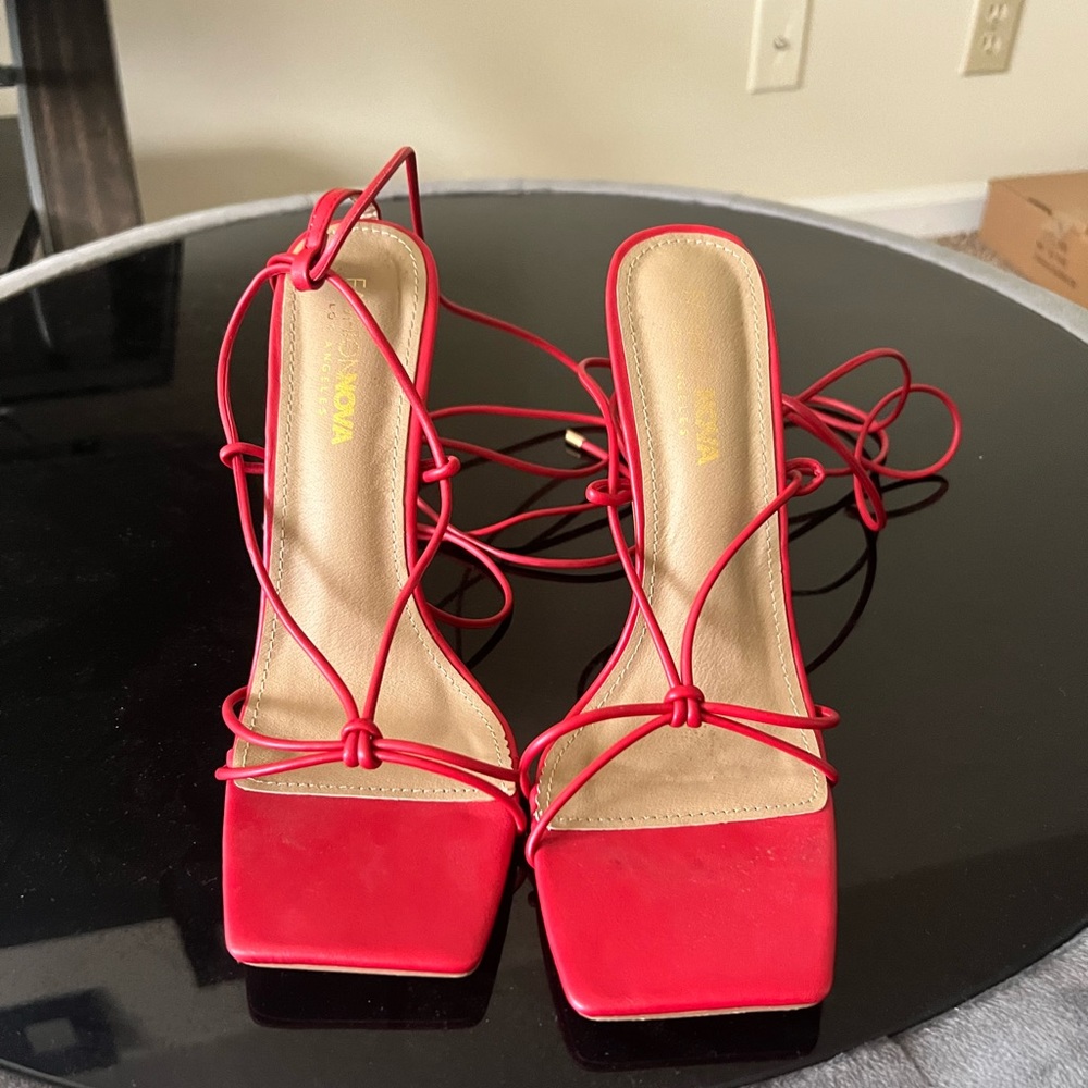 Red tie heels, let’s your feet breath and show off your cute toe nails!